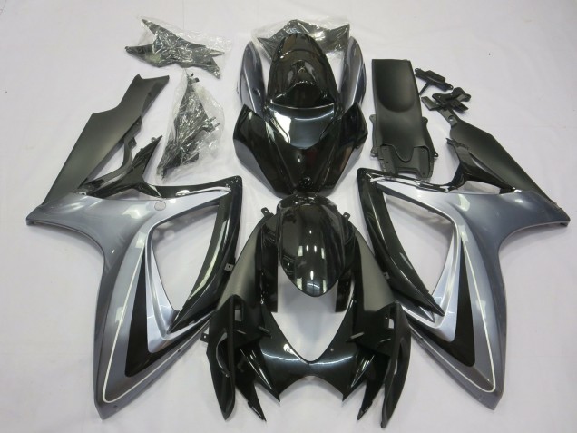 Shop Light Silver And Black Suzuki GSXR750 Motorcycle Fairings 06-07 Shop Light Silver And Black Suzuki GSXR750 Motorcycle Fairings 06-07